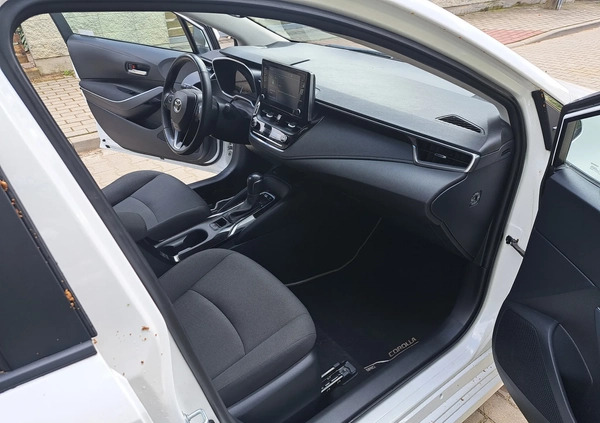 Toyota Corolla cena 86100 przebieg: 60000, rok produkcji 2021 z Piaski małe 211